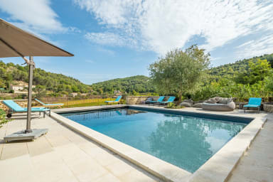 Dream holidays with heated swimming pool in the heart of Luberon in Ménerbes