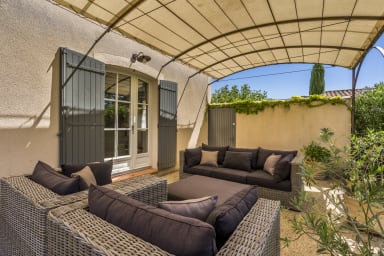 Dream holidays with heated swimming pool in the heart of Luberon in Ménerbes