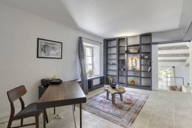 Stone house for rent in Provence with heated swimming pool