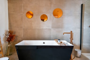 Exceptional bastide to rent in Provence with heated swimming pool