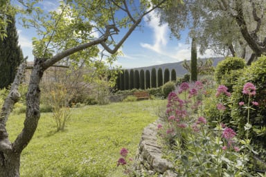 Stenen huis met zwembad te huur in het hart van de Luberon