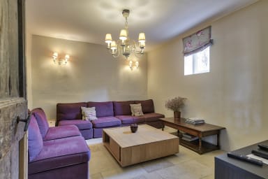 A romantic setting for a dream holiday in the Luberon at Bonnieux
