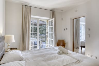A louer magnifique propriété avec piscine chauffée à Ménerbes