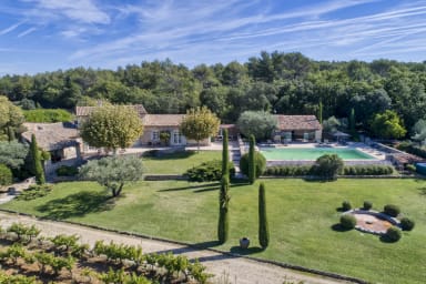 Vacances bien-être et relaxation en Provence avec piscine chauffée