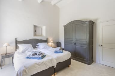 Fabulous views over Gordes from this stone bastide for rent
