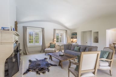 Absolute relaxation for this maison to rent in Gordes in Provence