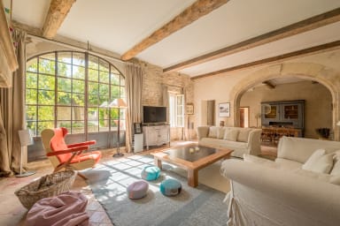 Exceptional quality of life for this villa to rent in Goult
