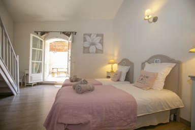 Magnificent property with heated pool for rent in St Rémy