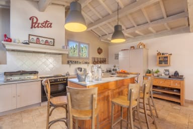 Absolute relaxation for this villa for rent in Provence