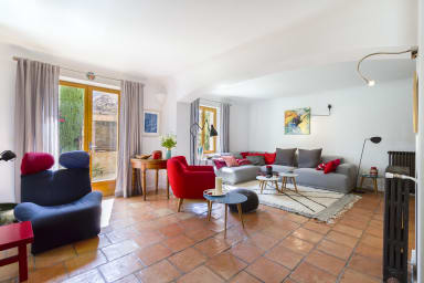 Beautiful villa to rent with swimming pool in Robion