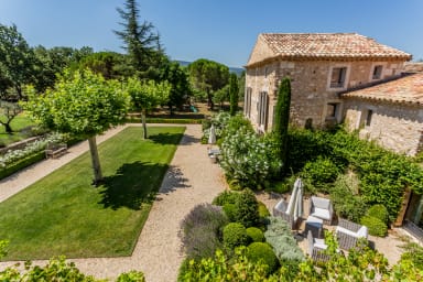 Vacances chaleureuses dans maison en pierres à Bonnieux