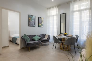 Renovated three-room apartment in the heart of Cannes !