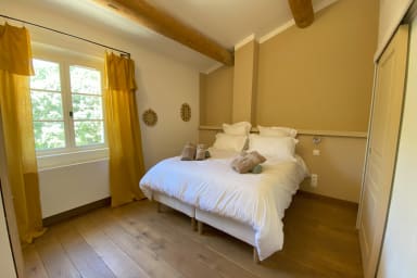 Exceptional view for this bastide to rent in Viens