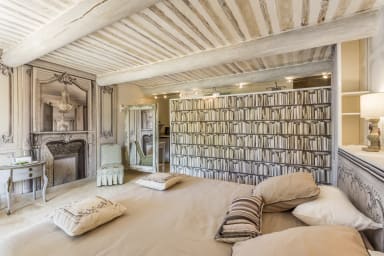 Superb villa with heated pool for rent in L'Isle sur Sorgue