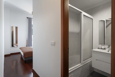 Bathtub