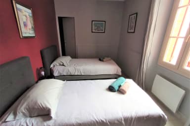 Chambre avec 2 lits simple 