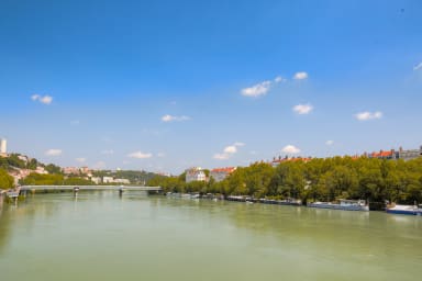 Profitez d'une belle balade au bord des quais du Rhône ☀️