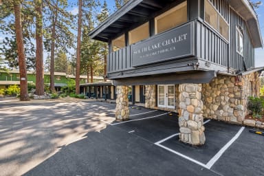 1.5 blocks from Highway 50 & Stateline, 6-min walk to Heavenly Village & Gondola