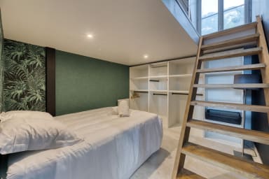 Chambre avec rangements
