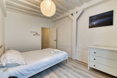 Chambre avec lit double