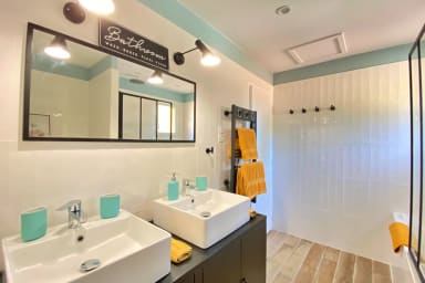 Salle de bain étage avec WC