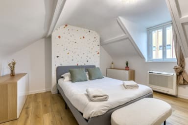 Chambre avec rangements