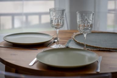 Table à manger avec assises