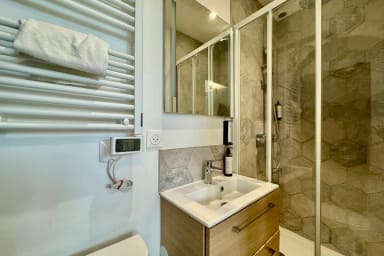 Salle de Bain avec douche