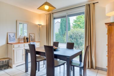 Table à manger et assises
