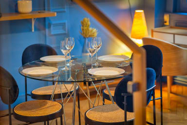 Table à manger pour des moments conviviaux ou de travail