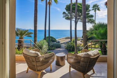 location-prestigieuse-villa-boussole-cote-dazur-exterieur-vue-mer