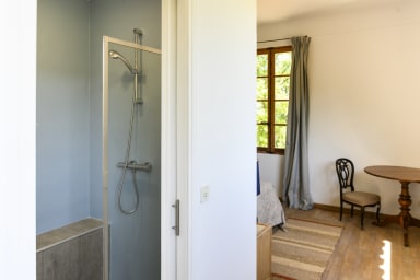 bathroom 4 room 4