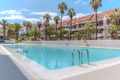 Imagine! A swimming pool in the front of the complex. Perfect for keeping cool!