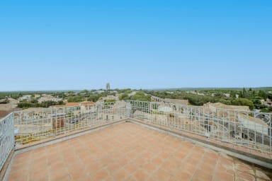 Rooftop avec vue sur le Pic Saint Loup et l'Aqueduc