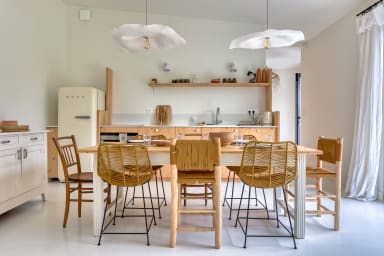 Joli salon chaleureux pour passer de bons moments