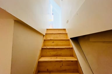 Accès buanderie depuis le salon 