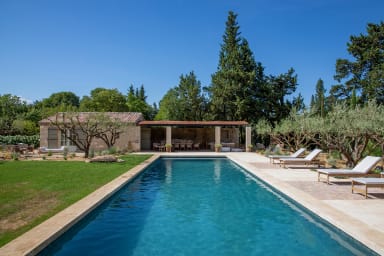 reserver-villa-peonie-bien-location-kids-friendly-eygalieres-pioma-home