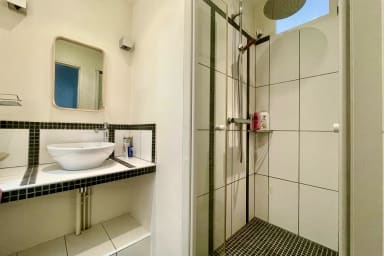 Jolie petite salle de douche