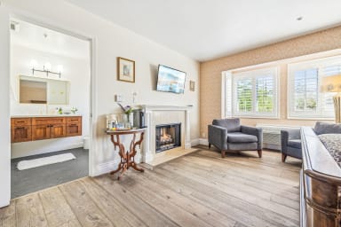 King-size bed, sleeps 2, DirecTV subscription, fireplace