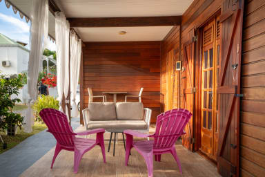 Photo de Bungalow en location saisonnière à Sainte-Anne en Guadeloupe 