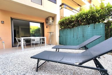 Jardin avec son mobilier