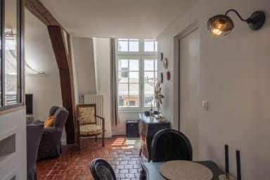 Vue sur l'entrée du studio