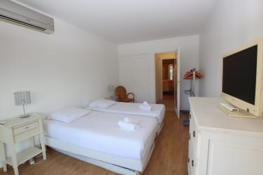 Chambre 2 : 2 lits simples + terrasse