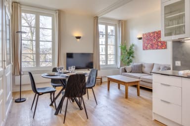 Pièce de vie lumineuse et cosy