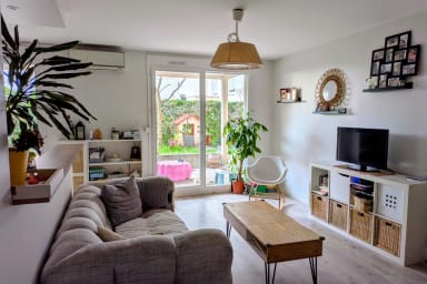 Lyon Center Apartment With Private Garden & Garage - Lyon Part Dieu Station