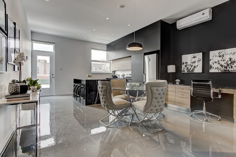 Loft Entierement Meuble Avec Cuisine Equipee Pres Du Marche