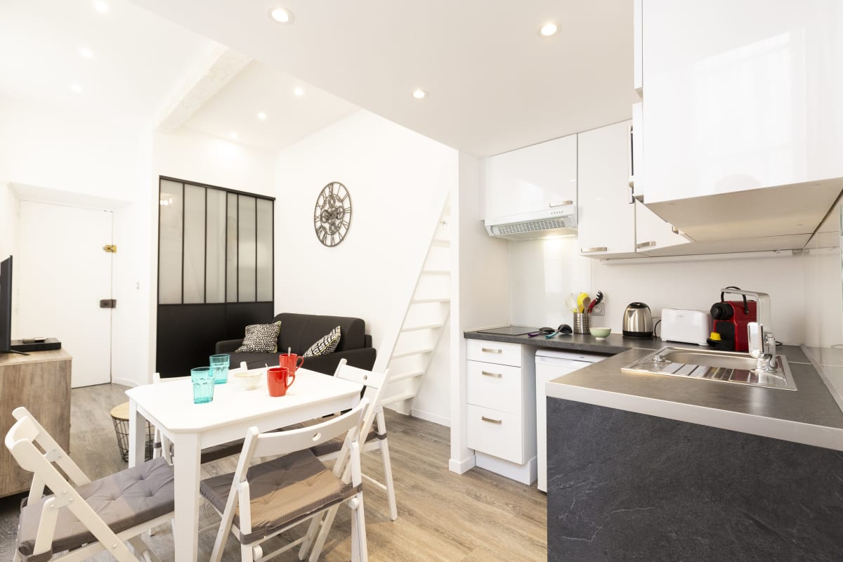  immobilier  Chez Thibault - Studio rénové 2-4pers Centre Antibes Fersen
