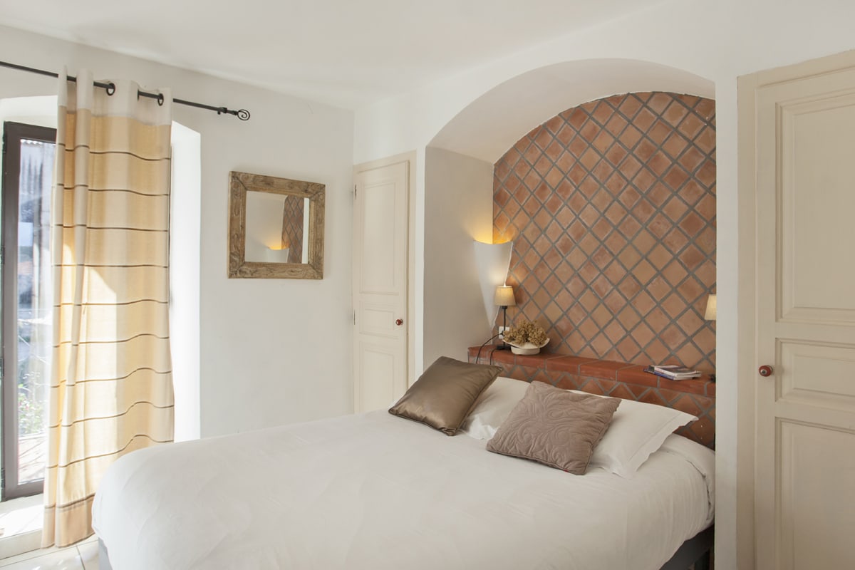 Immobilier Terra appart climatisé ambiance village paisible tous commerces à pied  