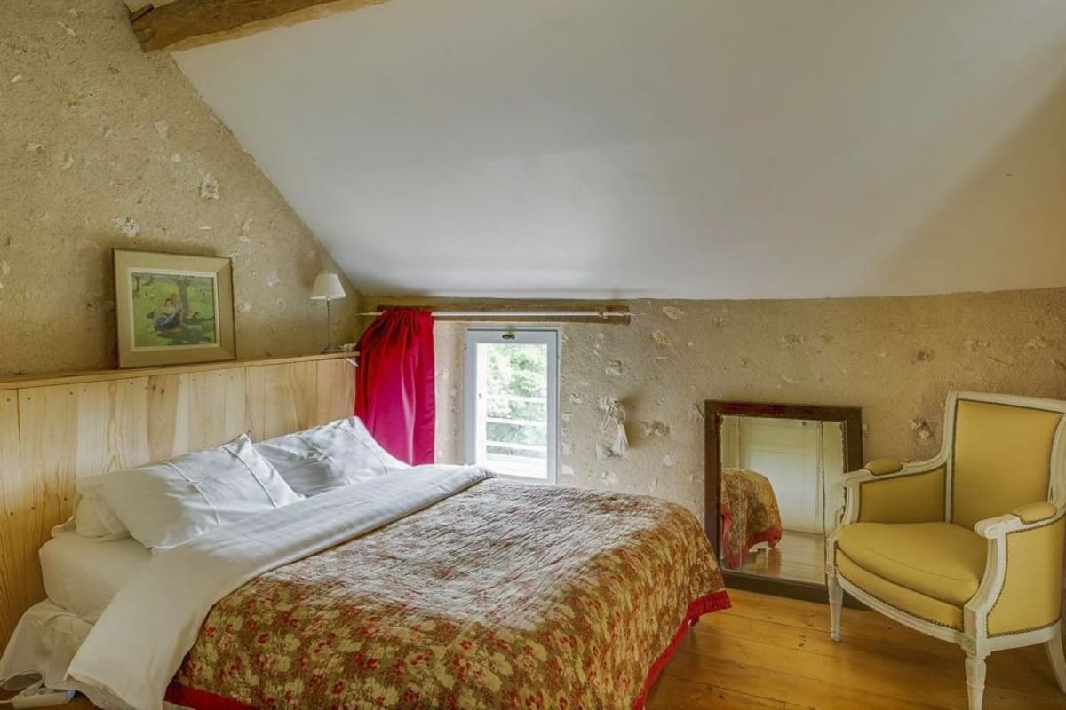 Immobilier La Petite Maison – Grand jardin, terrasse et piscine  