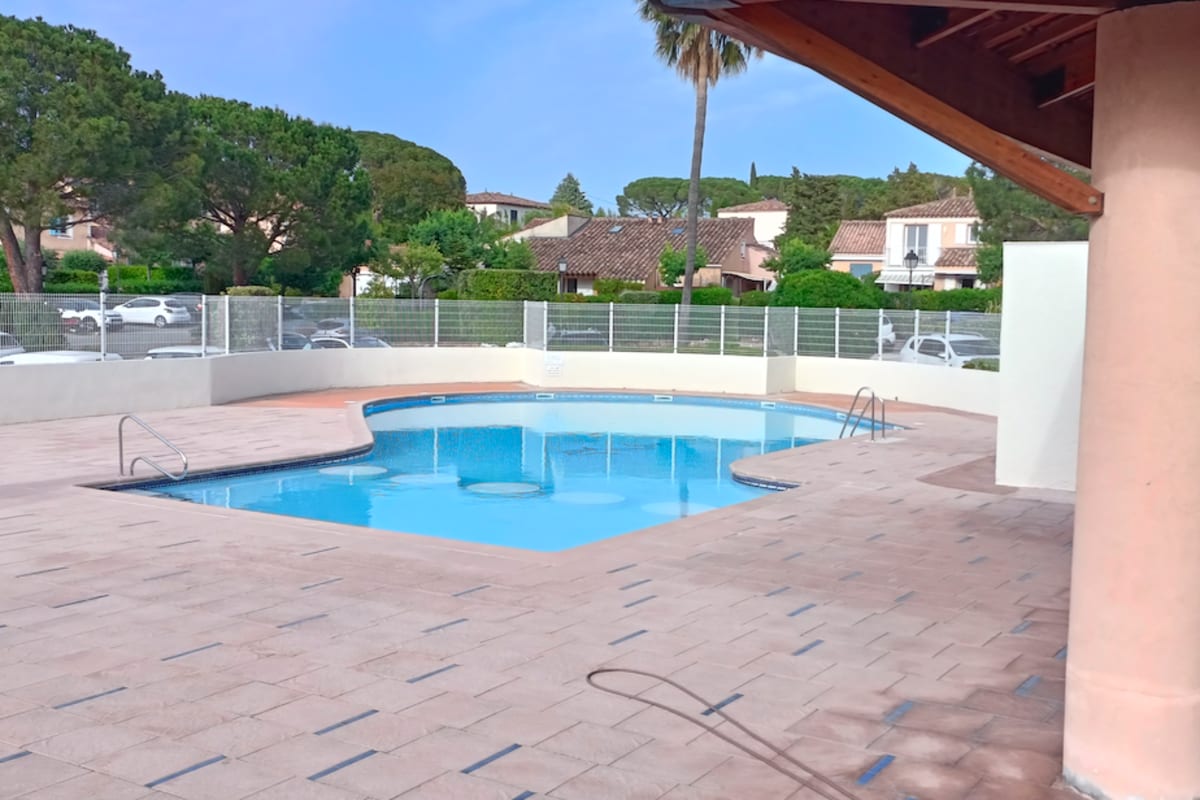Maisonnette Avec Jardin  - Résidence Avec Piscine